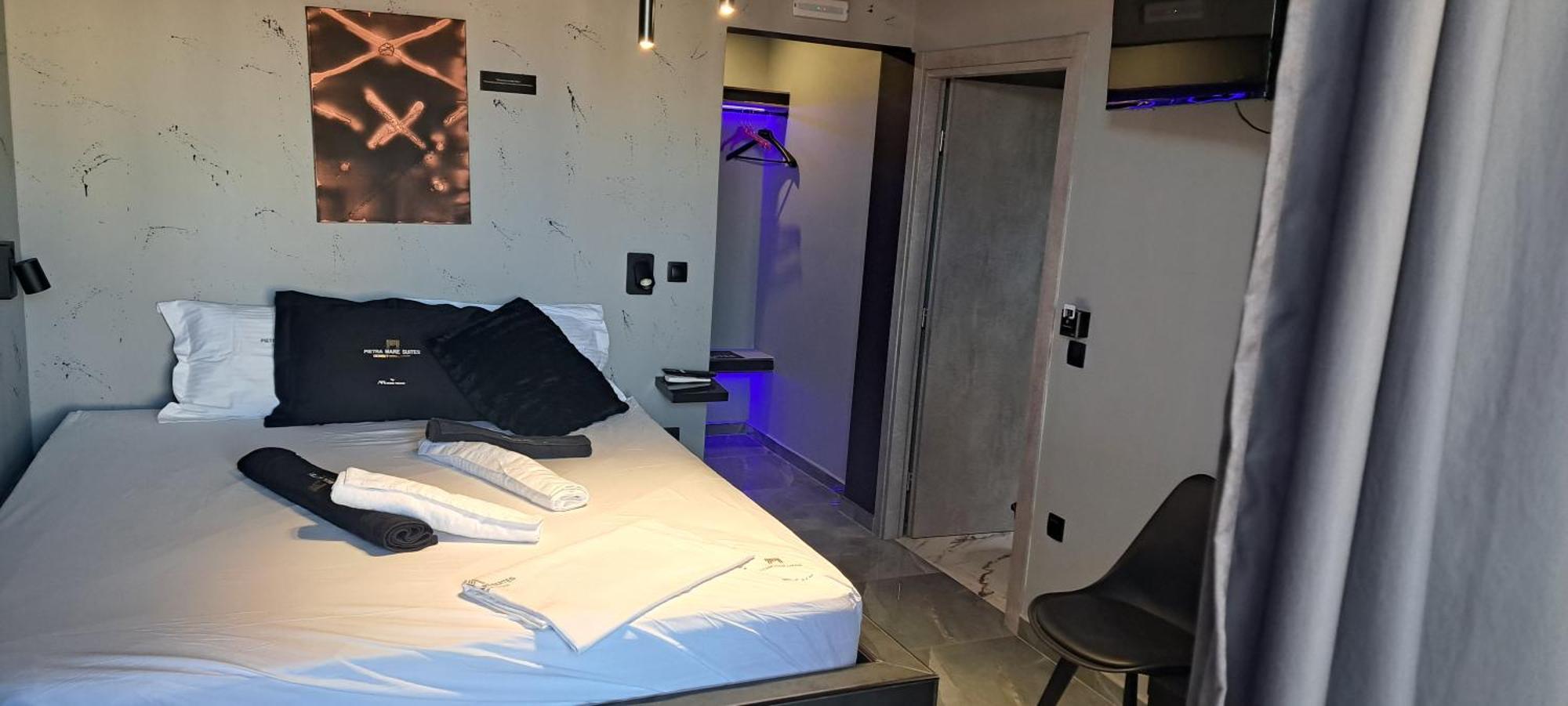 פאטרה Pietra Mare Suites מראה חיצוני תמונה