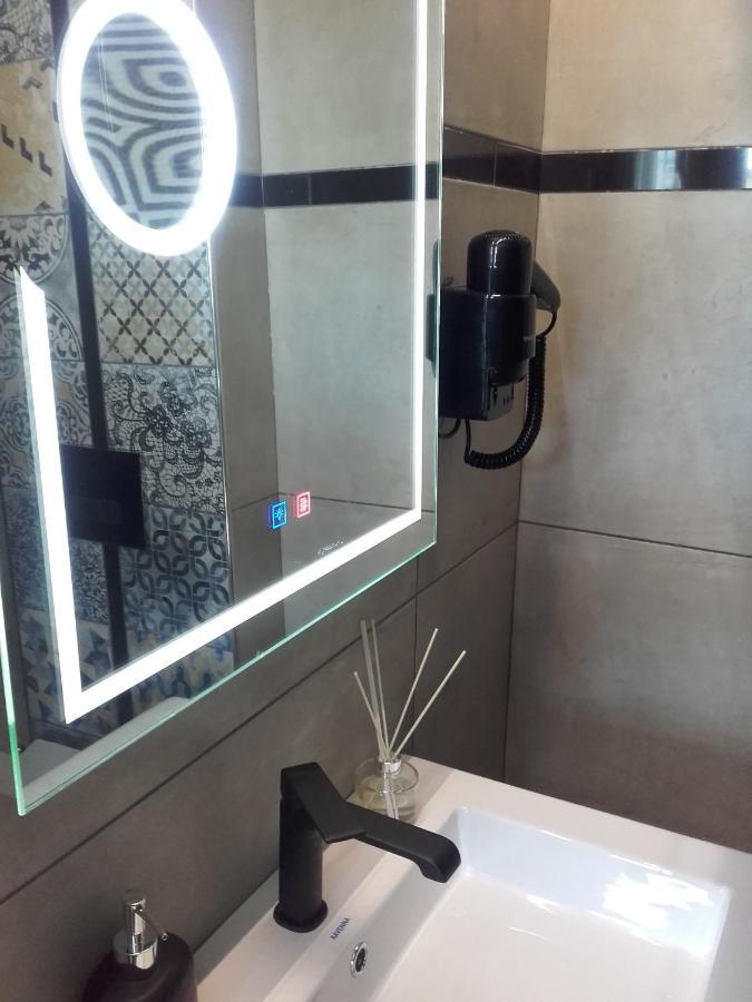 פאטרה Pietra Mare Suites מראה חיצוני תמונה